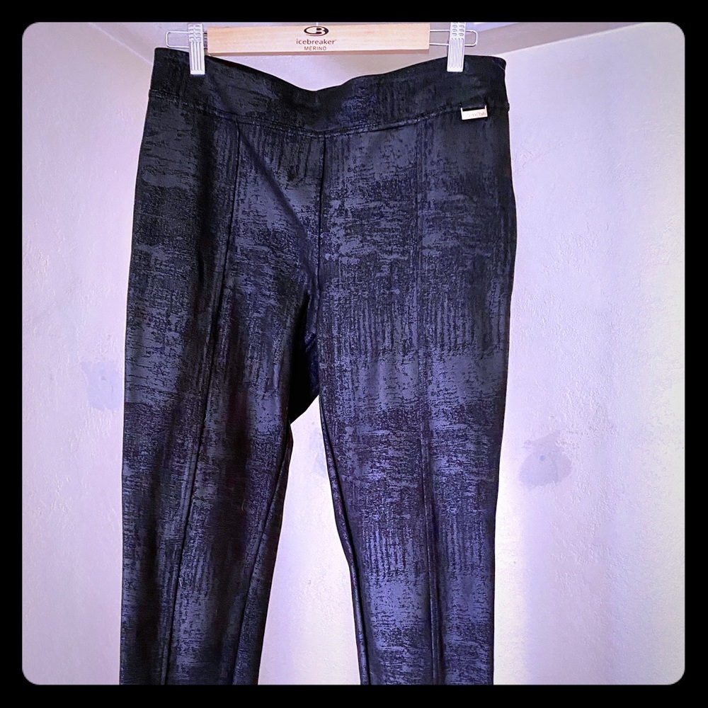 NWOT Calvin Klein black patterned ankle pants